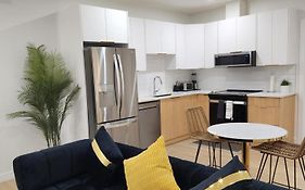 Brand New Deluxe 2 Bedroom Suite With Ac & Den